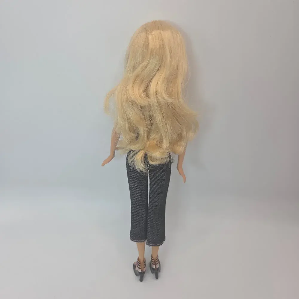 2004 Mattel My Scene Barbie Shopping Spree Levi's Kennedy Doll + Clothes